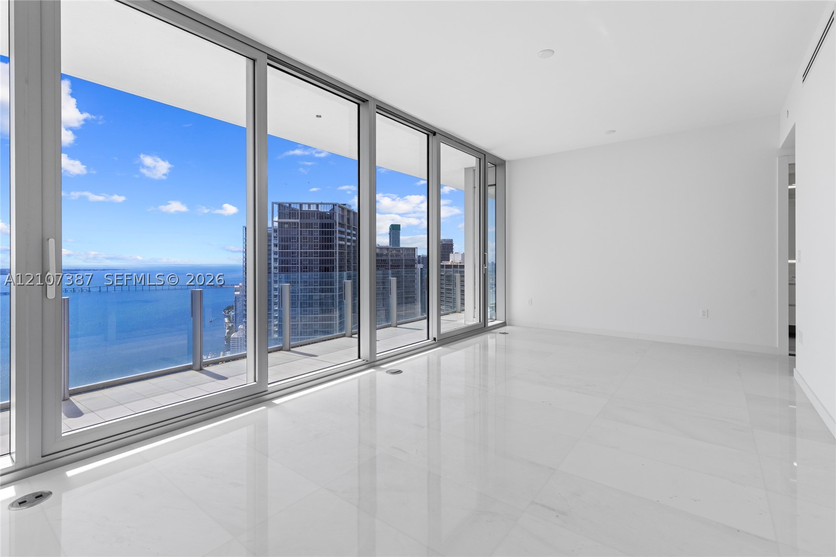 300 Biscayne Boulevard Way #4901E, Miami FL 33131