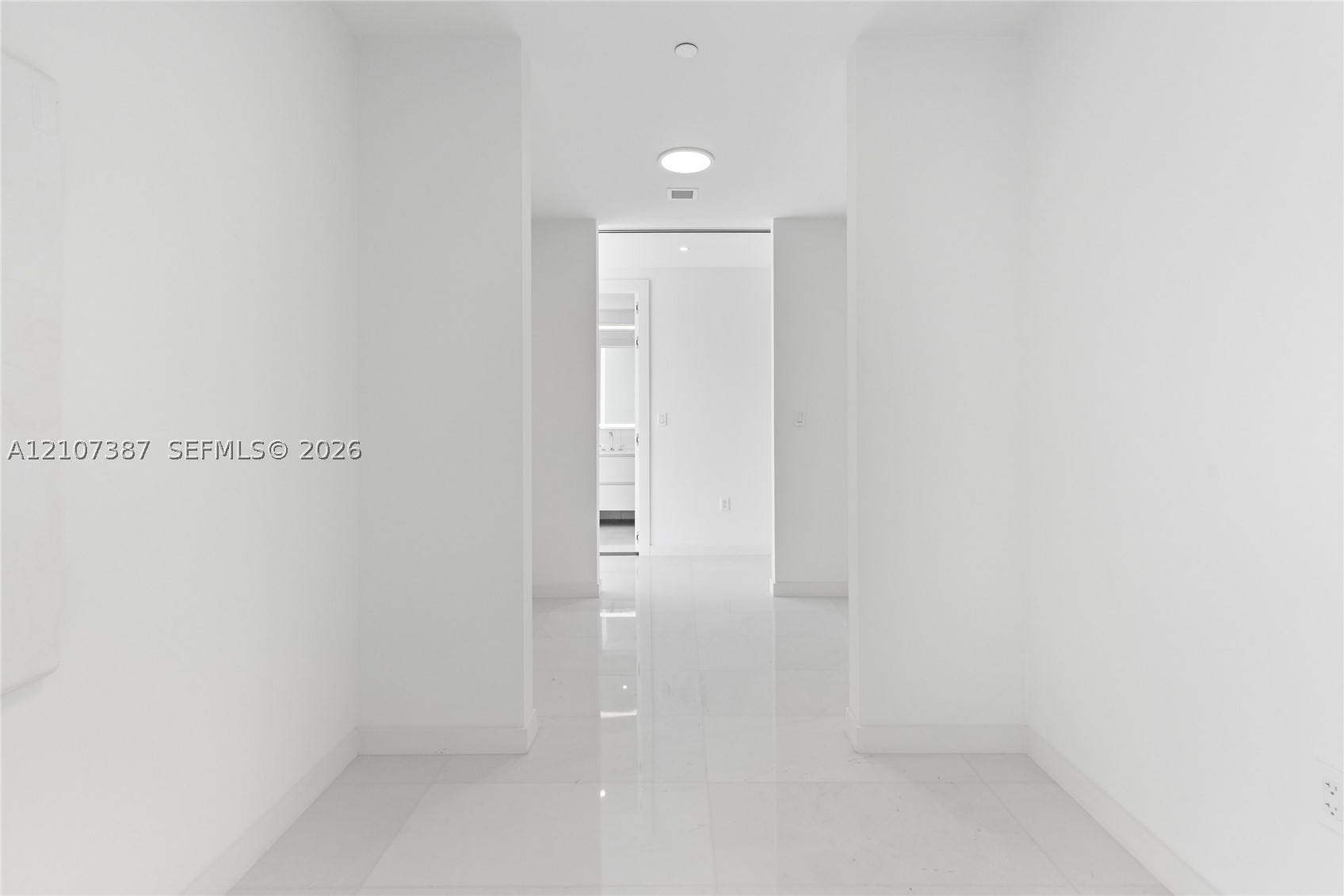 300 Biscayne Boulevard Way #4901E, Miami FL 33131