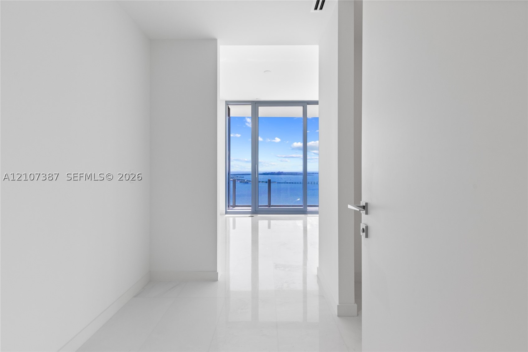 300 Biscayne Boulevard Way #4901E, Miami FL 33131