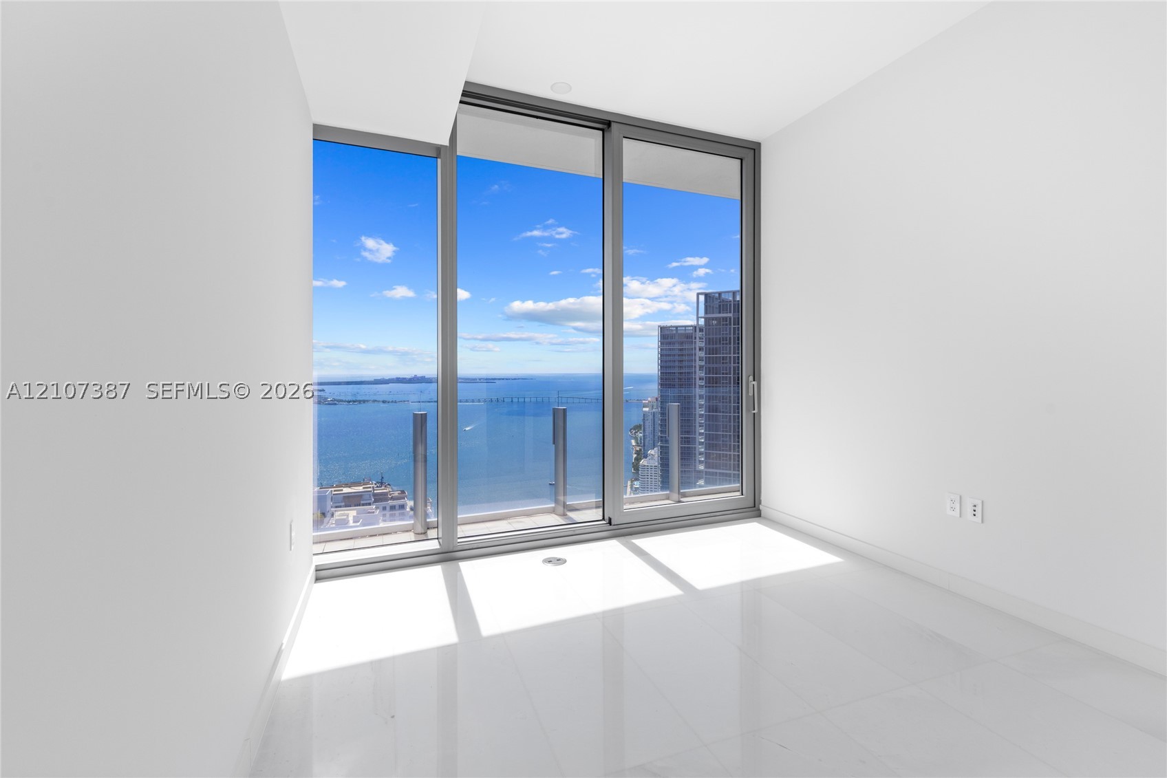 300 Biscayne Boulevard Way #4901E, Miami FL 33131