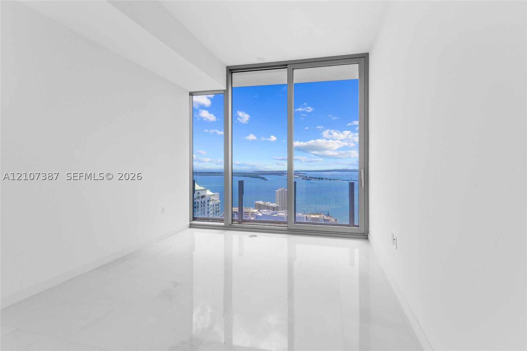 300 Biscayne Boulevard Way #4901E, Miami FL 33131