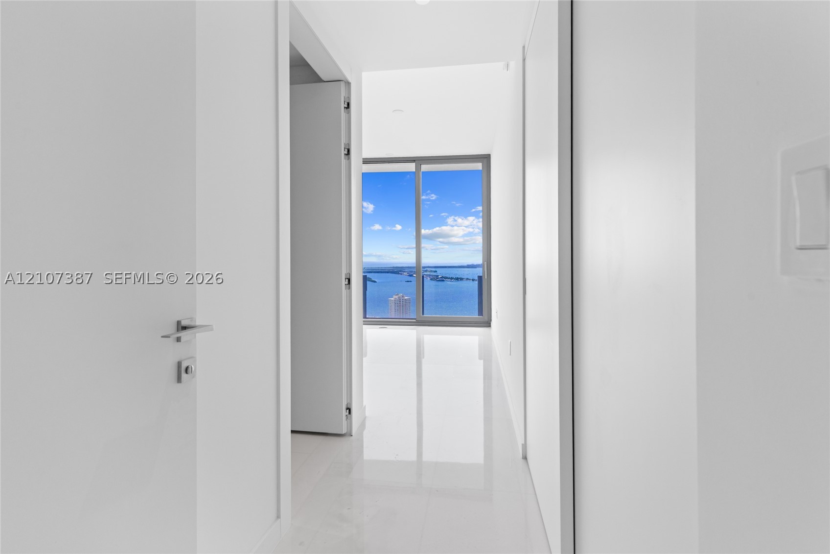 300 Biscayne Boulevard Way #4901E, Miami FL 33131