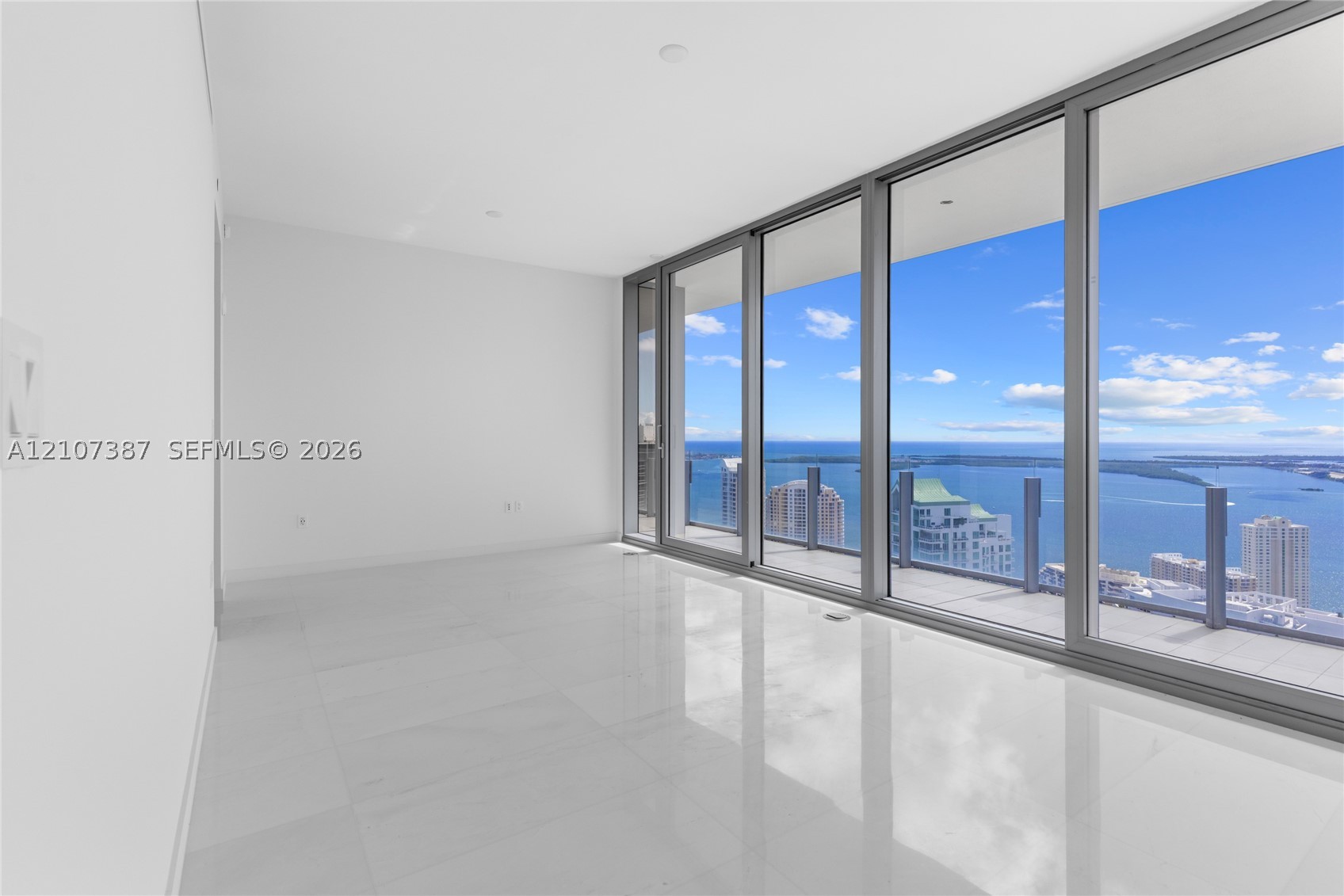 300 Biscayne Boulevard Way #4901E, Miami FL 33131