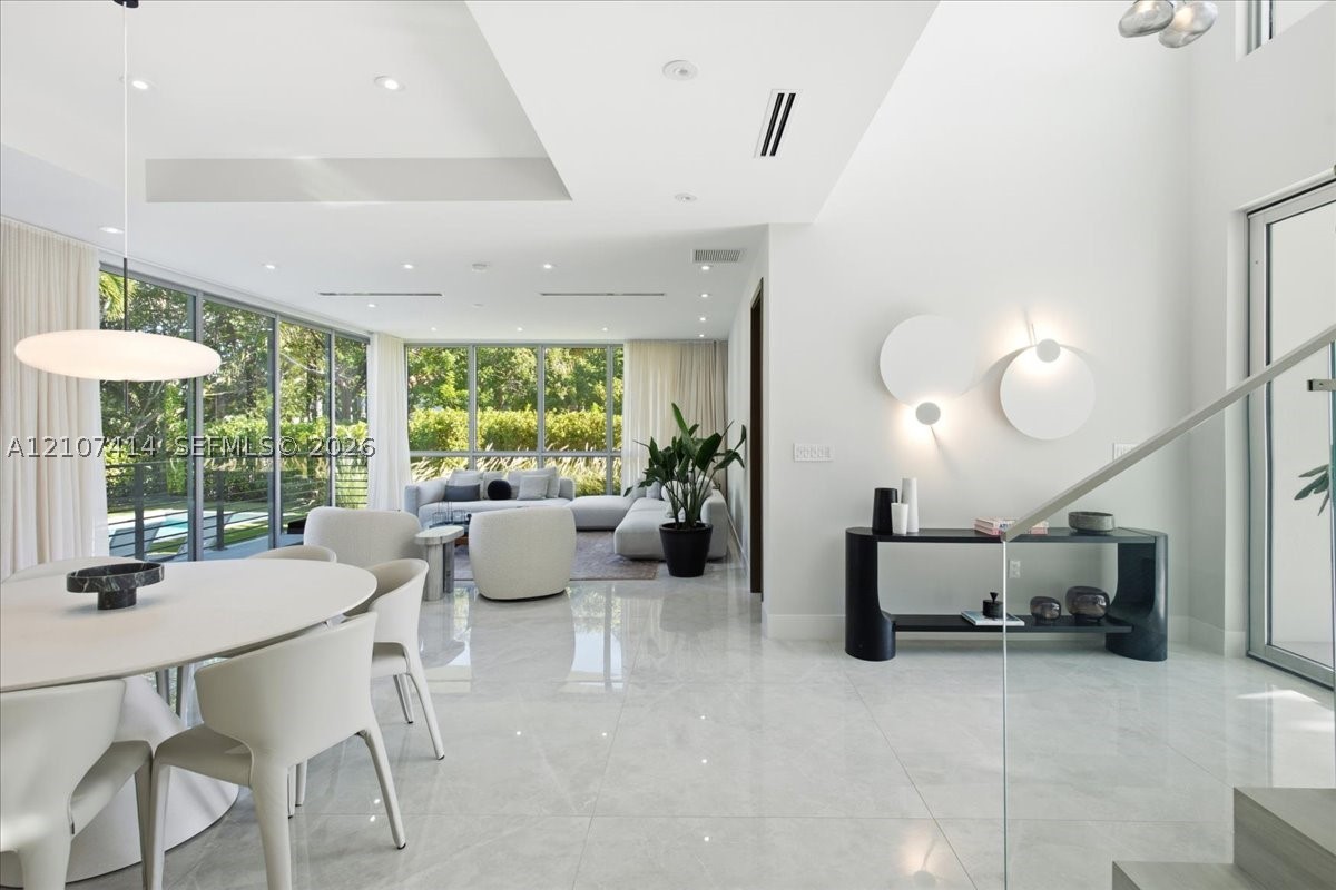 315 Cypress Dr, Key Biscayne FL 33149