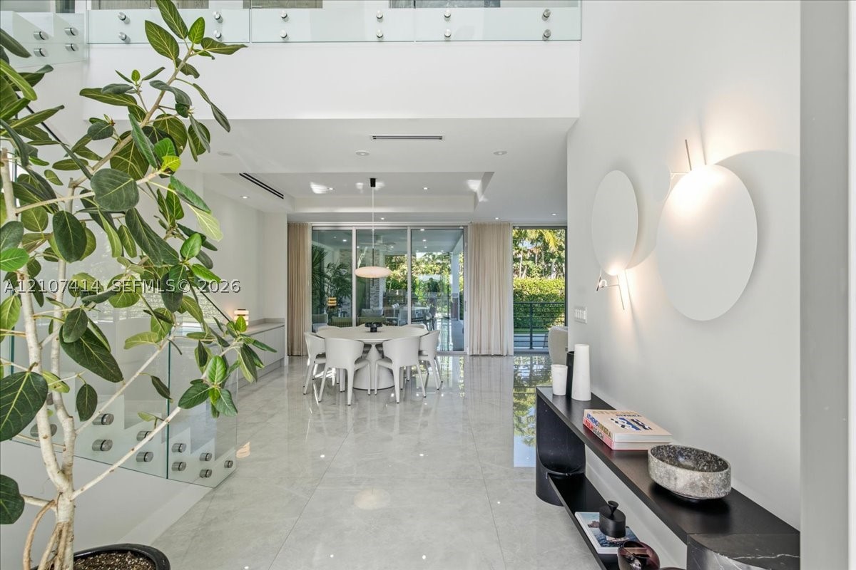 315 Cypress Dr, Key Biscayne FL 33149