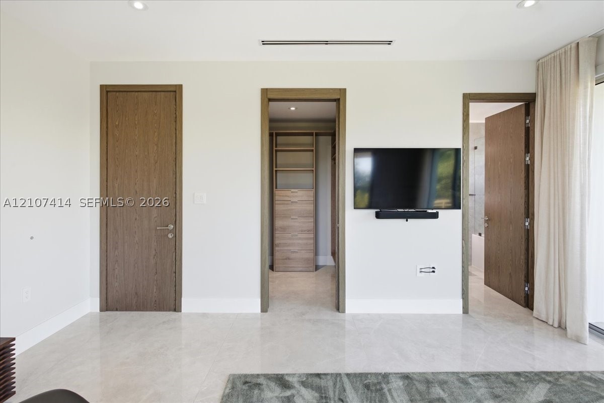 315 Cypress Dr, Key Biscayne FL 33149