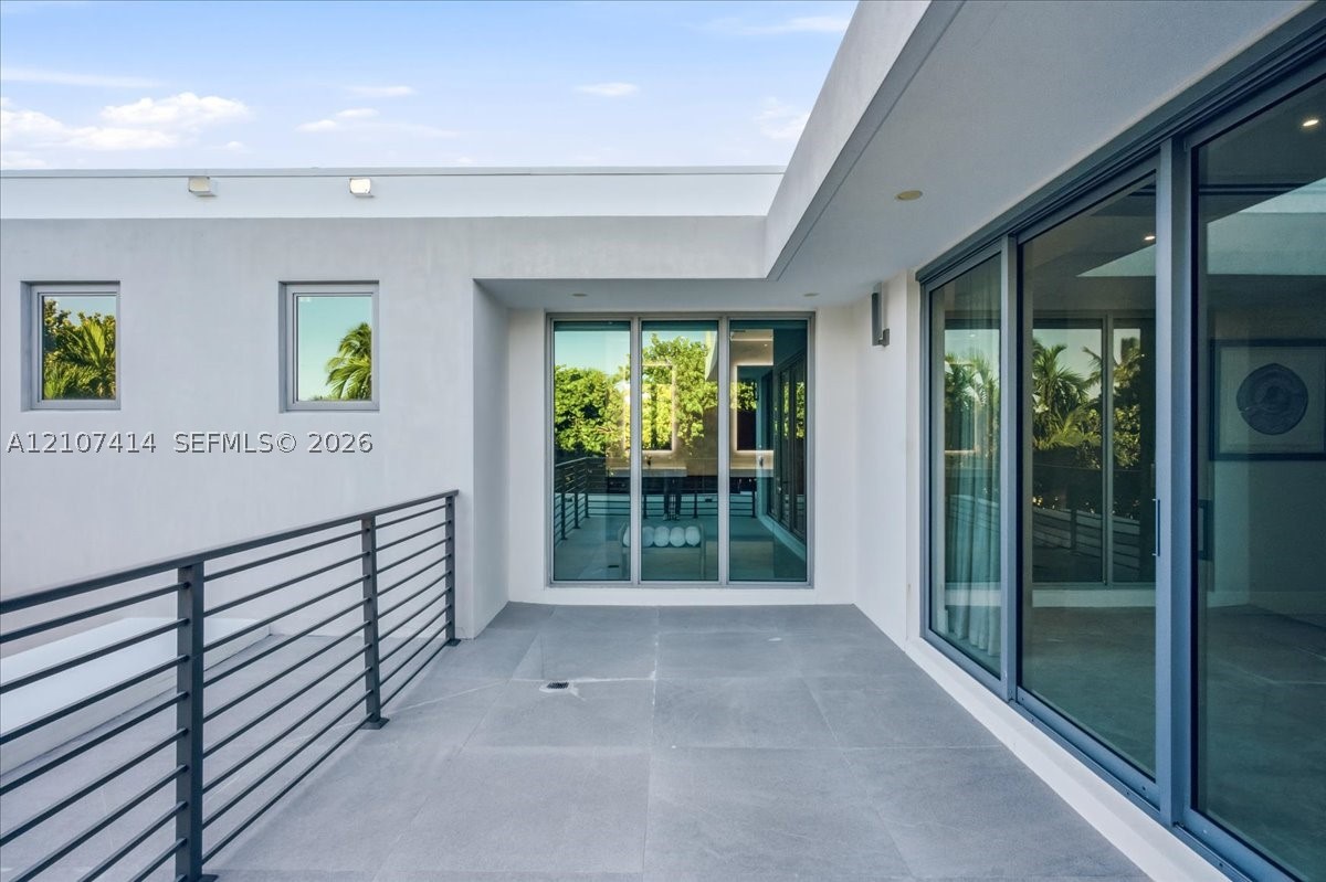 315 Cypress Dr, Key Biscayne FL 33149