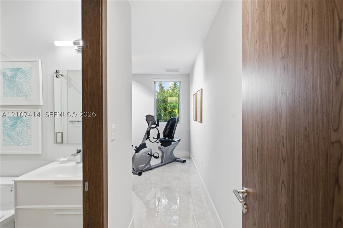 315 Cypress Dr, Key Biscayne FL 33149