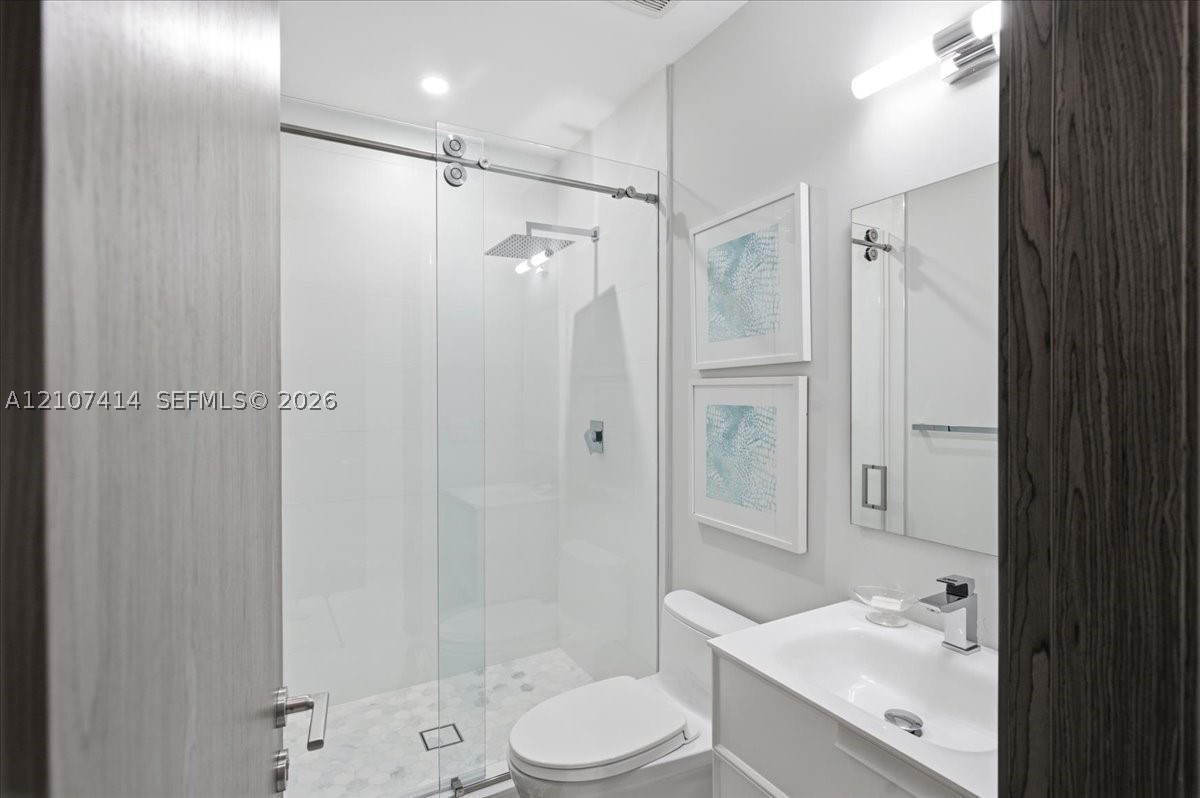 315 Cypress Dr, Key Biscayne FL 33149