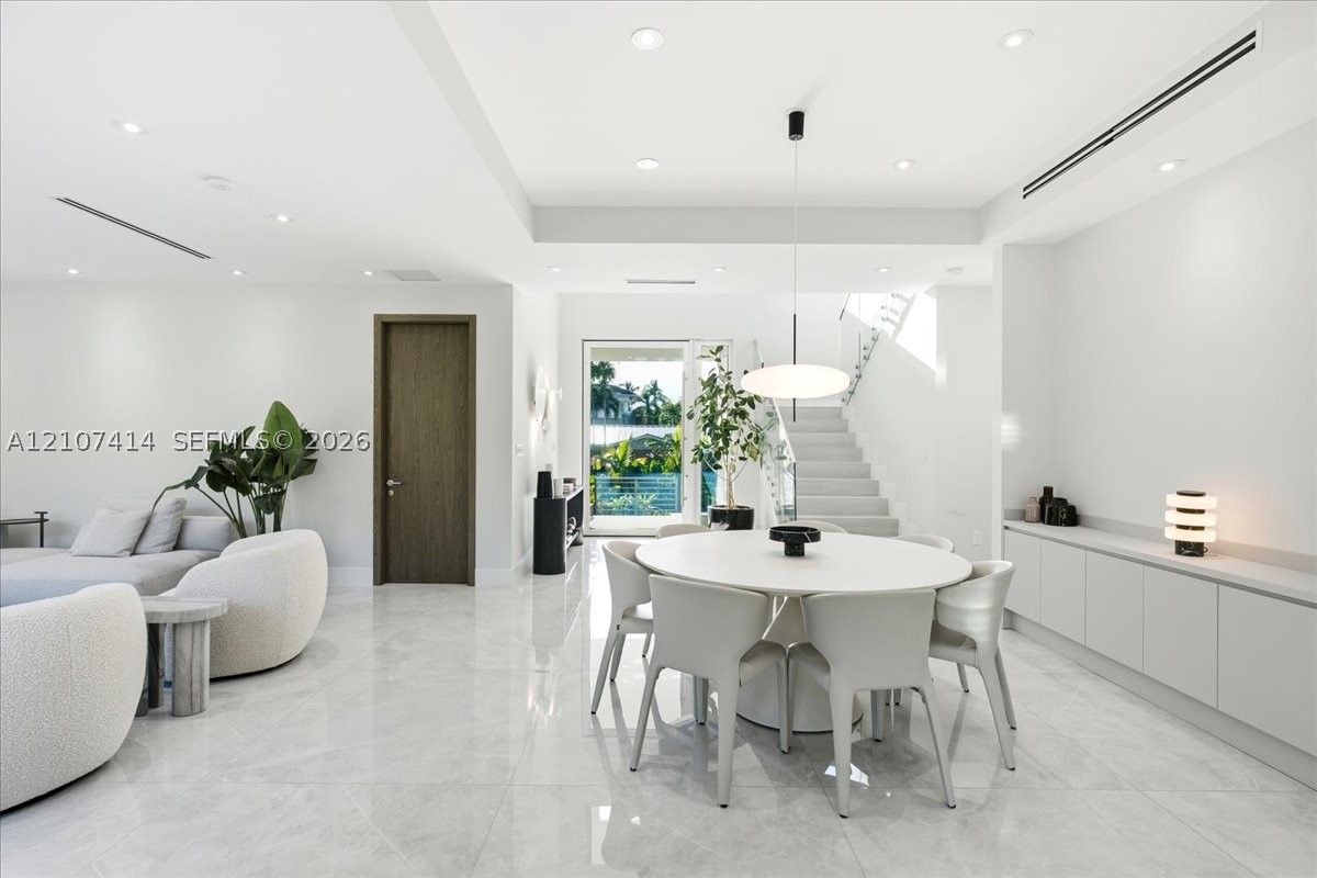 315 Cypress Dr, Key Biscayne FL 33149