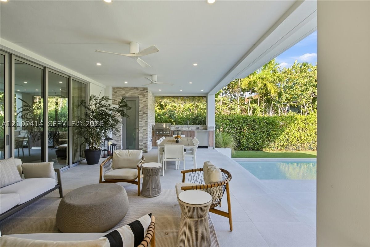 315 Cypress Dr, Key Biscayne FL 33149