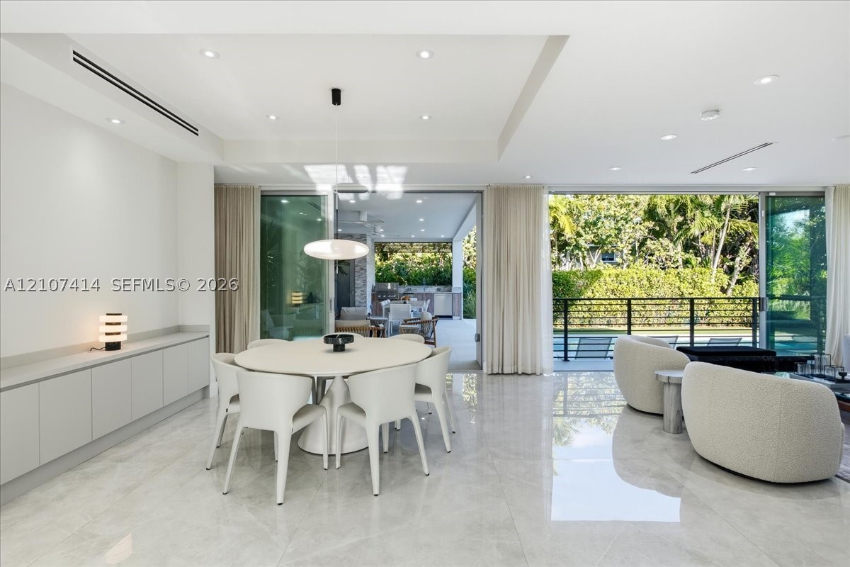 315 Cypress Dr, Key Biscayne FL 33149