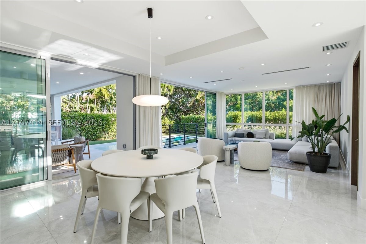 315 Cypress Dr, Key Biscayne FL 33149