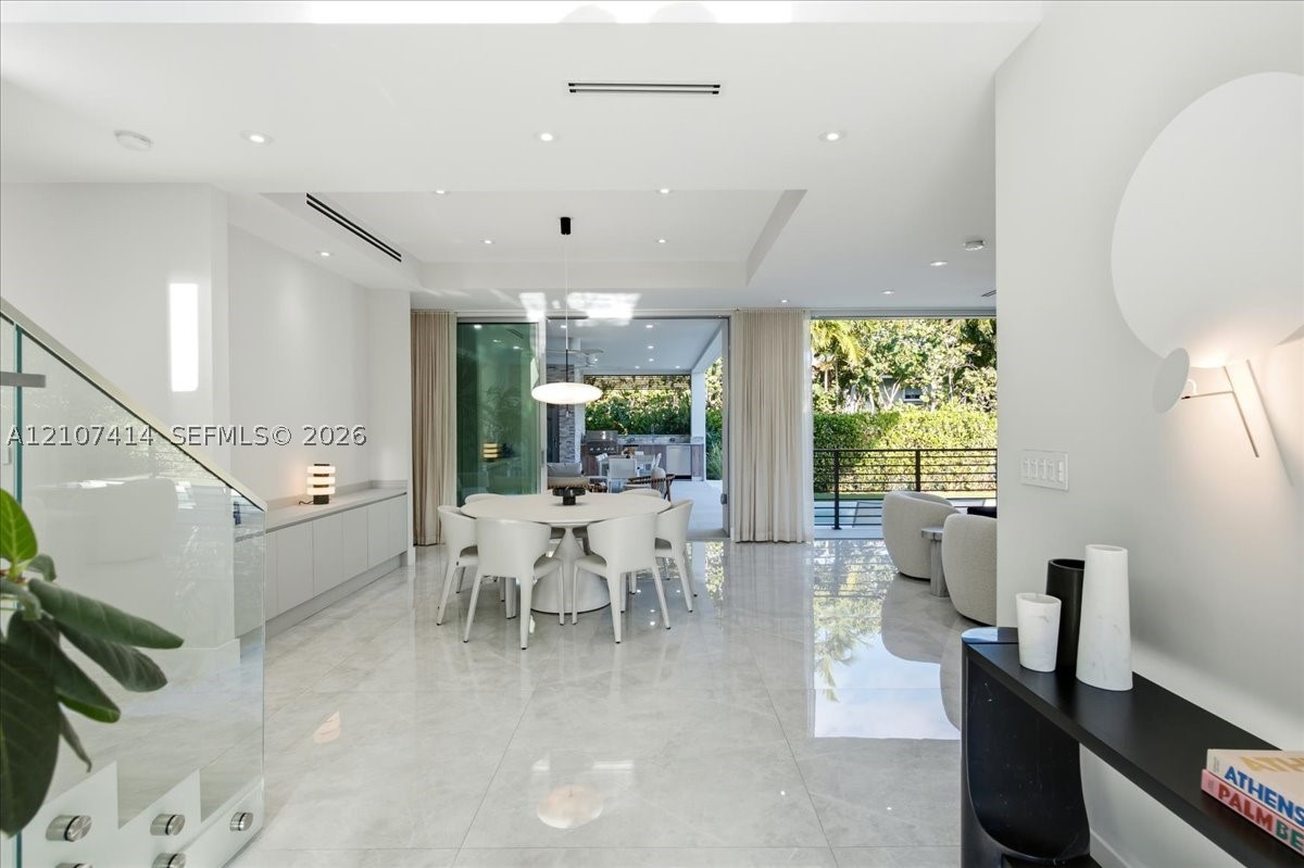 315 Cypress Dr, Key Biscayne FL 33149