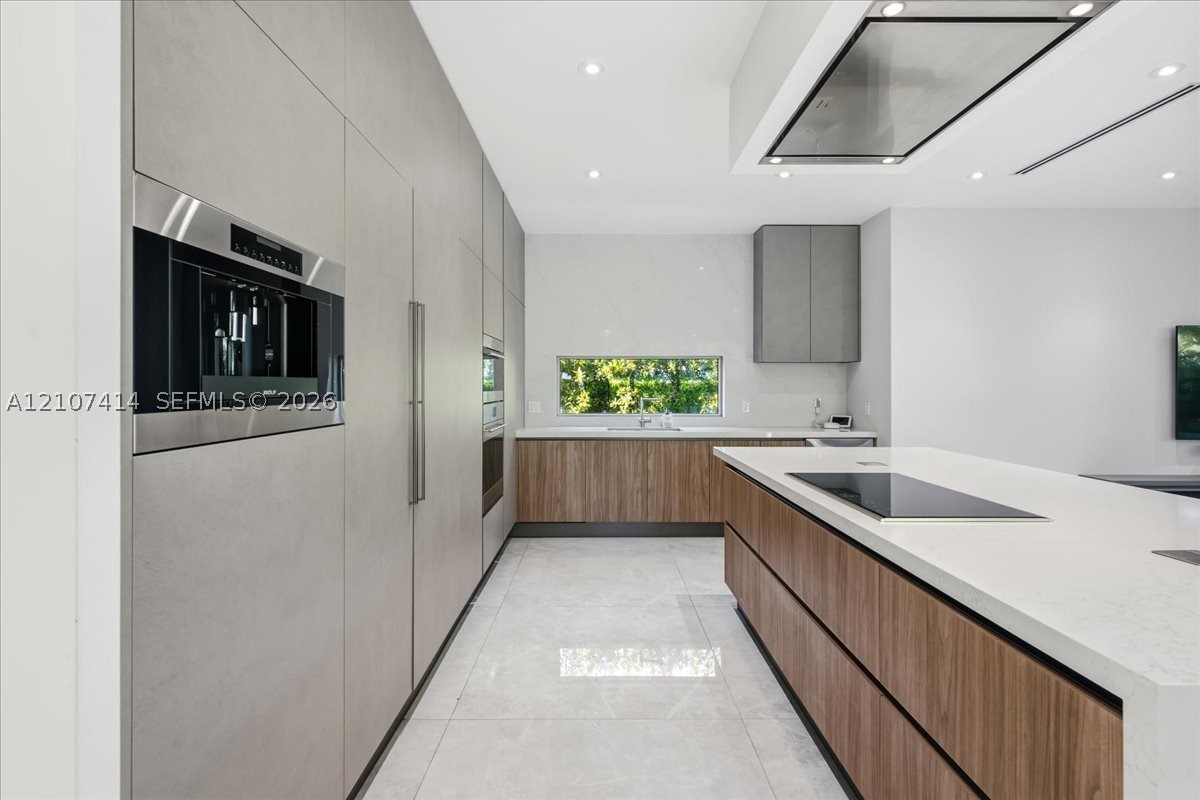 315 Cypress Dr, Key Biscayne FL 33149