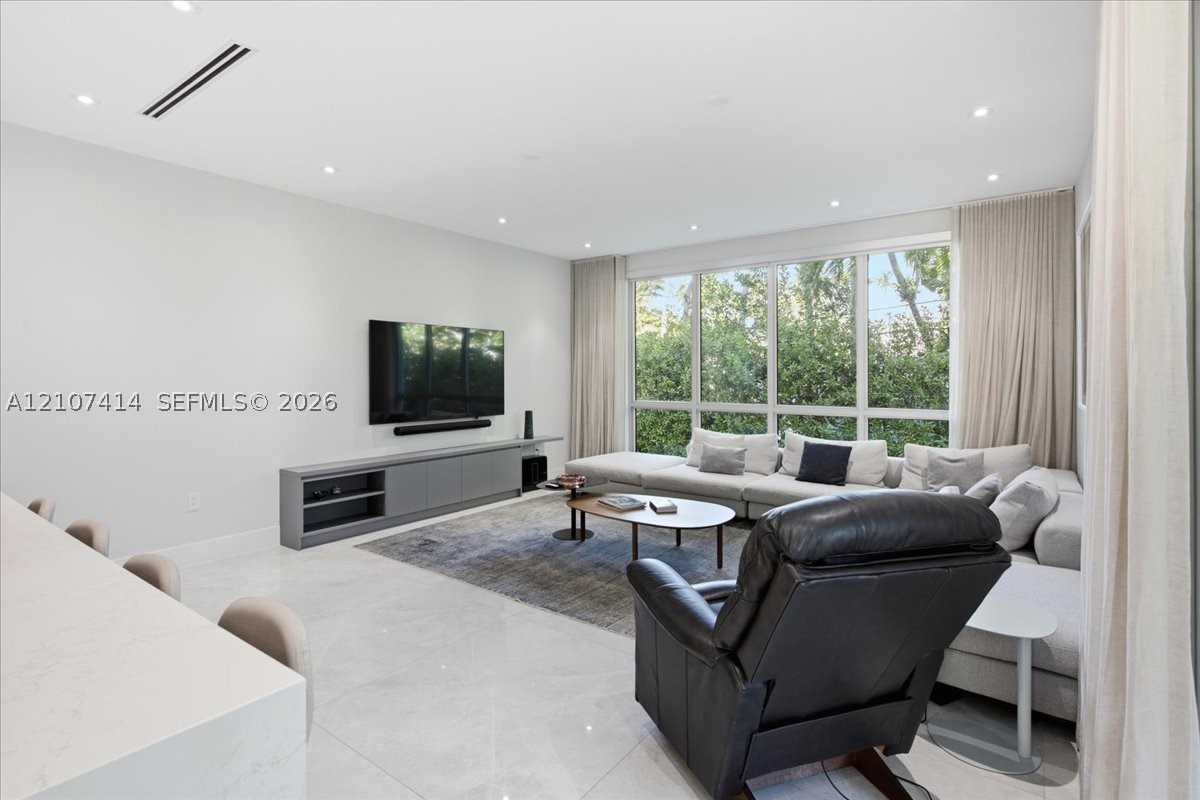 315 Cypress Dr, Key Biscayne FL 33149