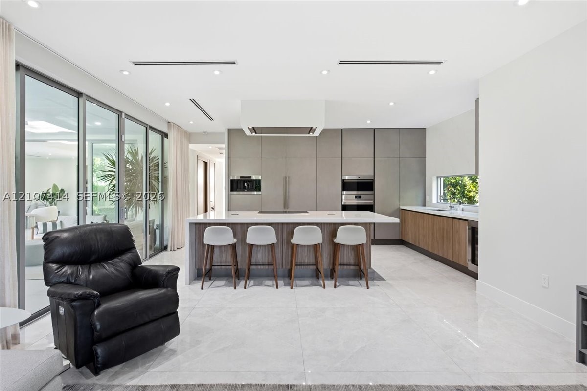 315 Cypress Dr, Key Biscayne FL 33149