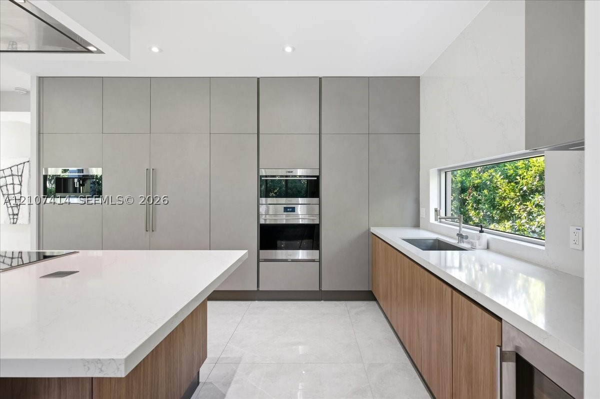 315 Cypress Dr, Key Biscayne FL 33149