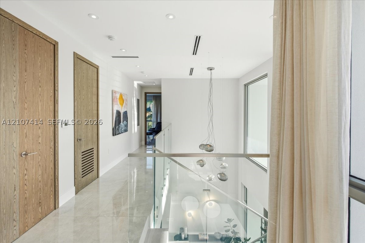 315 Cypress Dr, Key Biscayne FL 33149