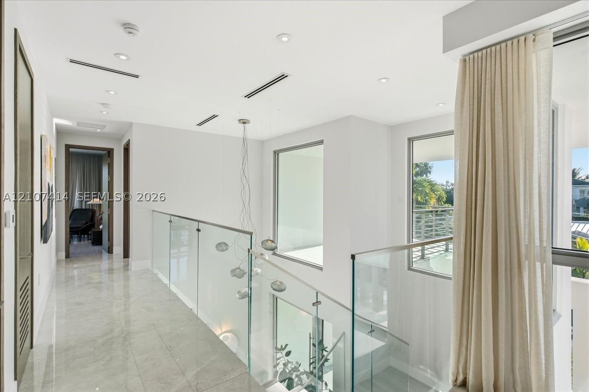 315 Cypress Dr, Key Biscayne FL 33149
