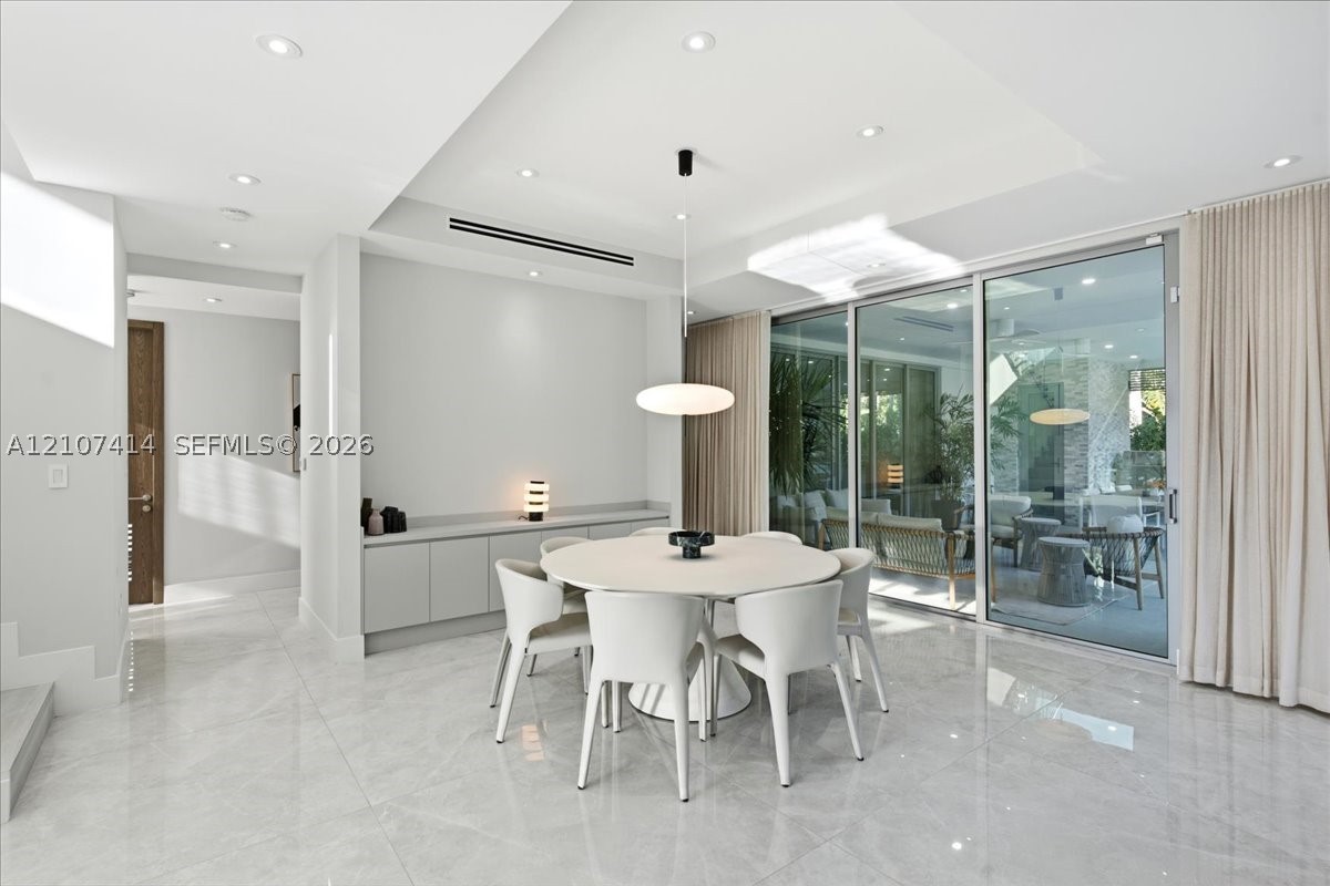 315 Cypress Dr, Key Biscayne FL 33149