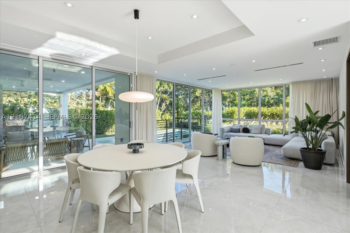315 Cypress Dr, Key Biscayne FL 33149