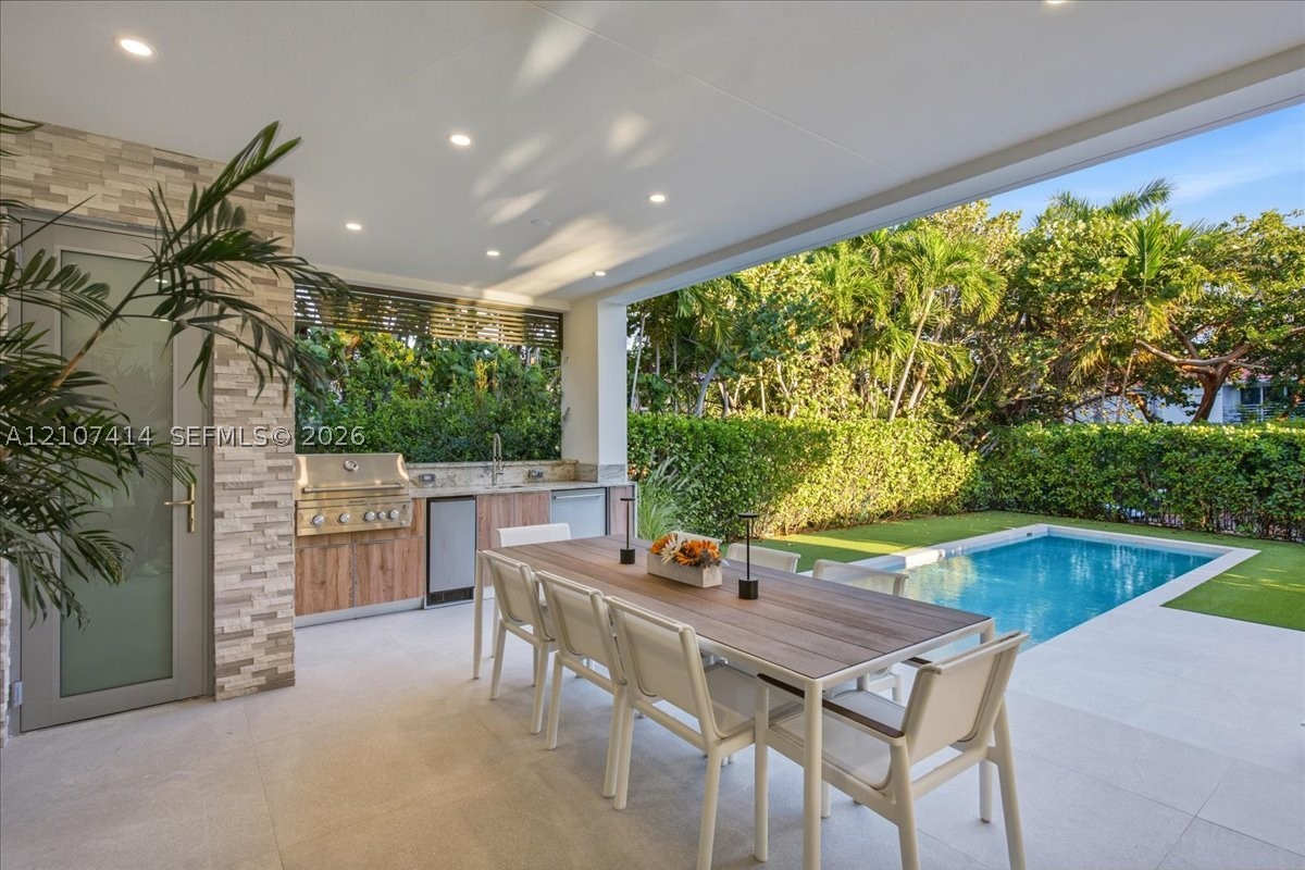 315 Cypress Dr, Key Biscayne FL 33149