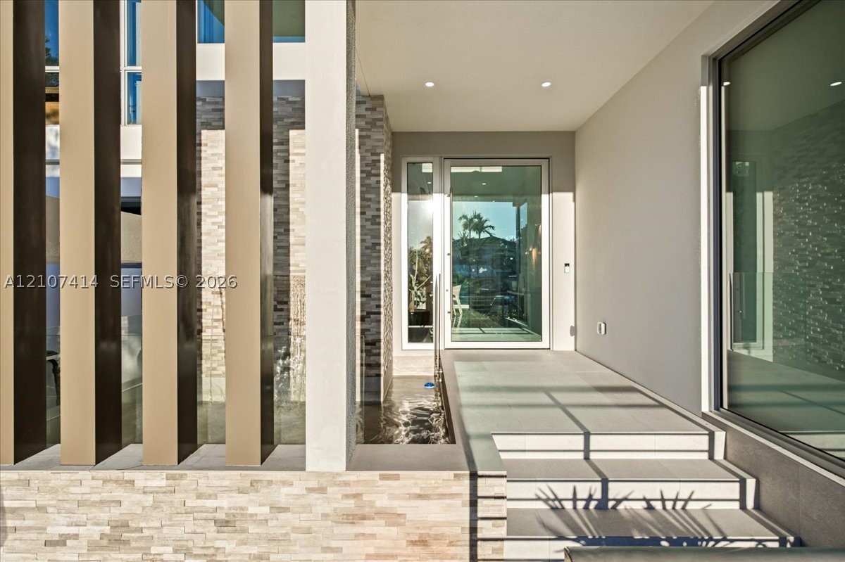 315 Cypress Dr, Key Biscayne FL 33149
