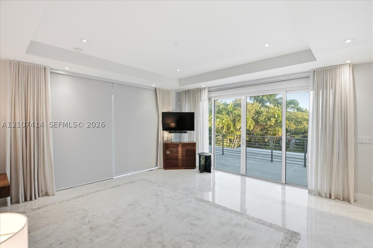 315 Cypress Dr, Key Biscayne FL 33149