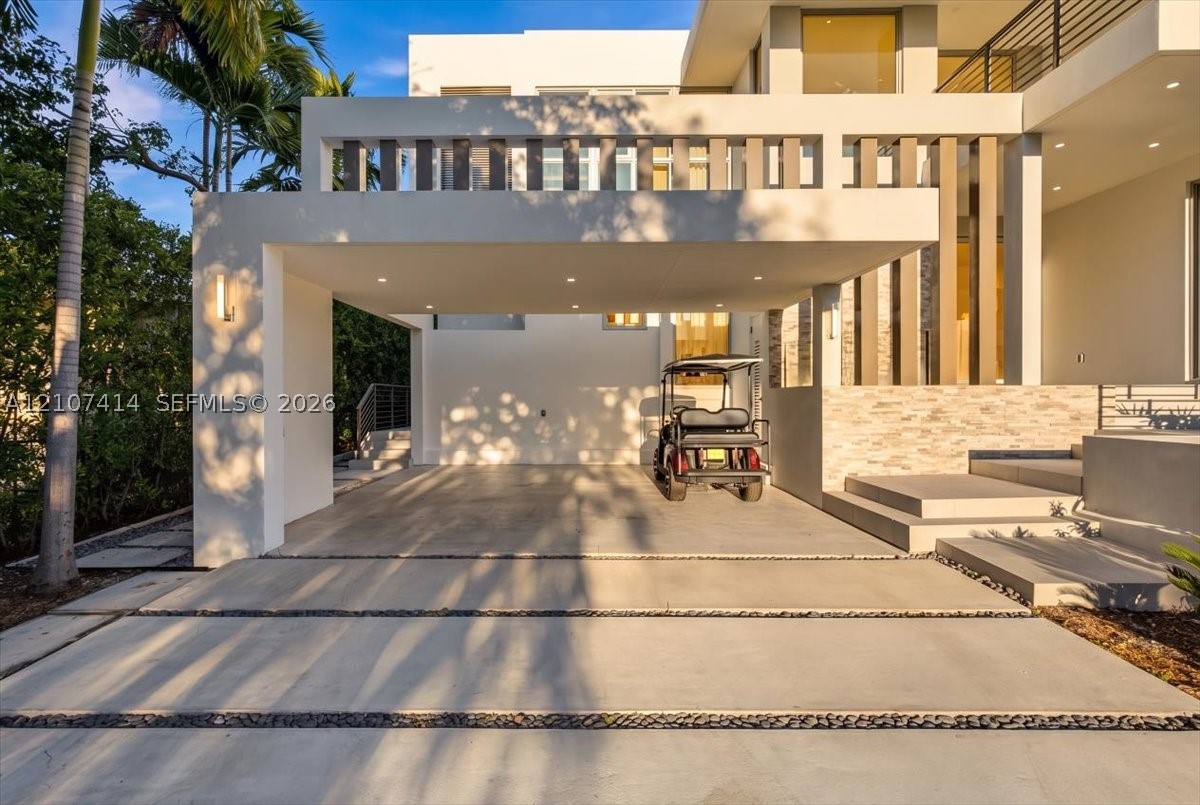 315 Cypress Dr, Key Biscayne FL 33149