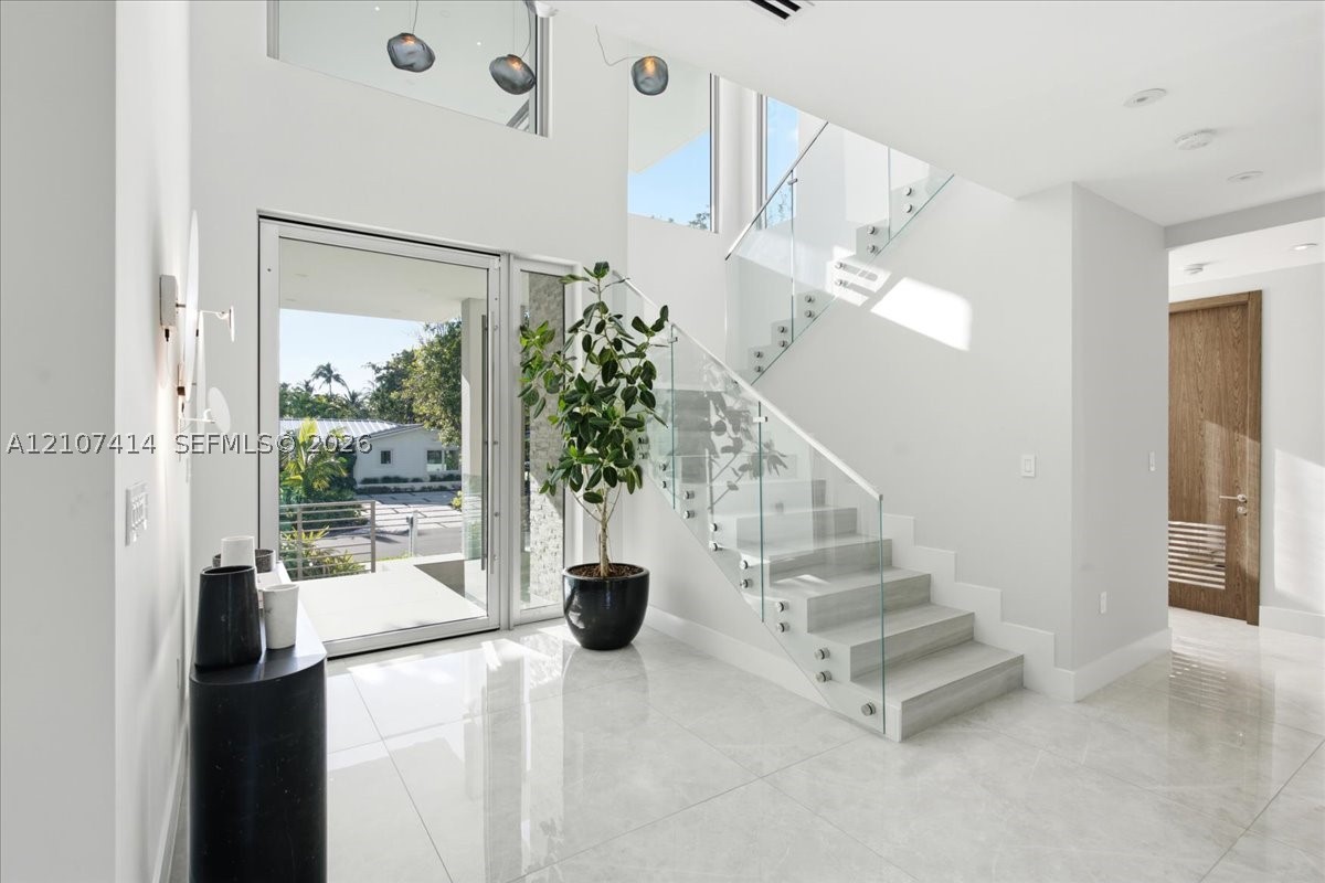 315 Cypress Dr, Key Biscayne FL 33149