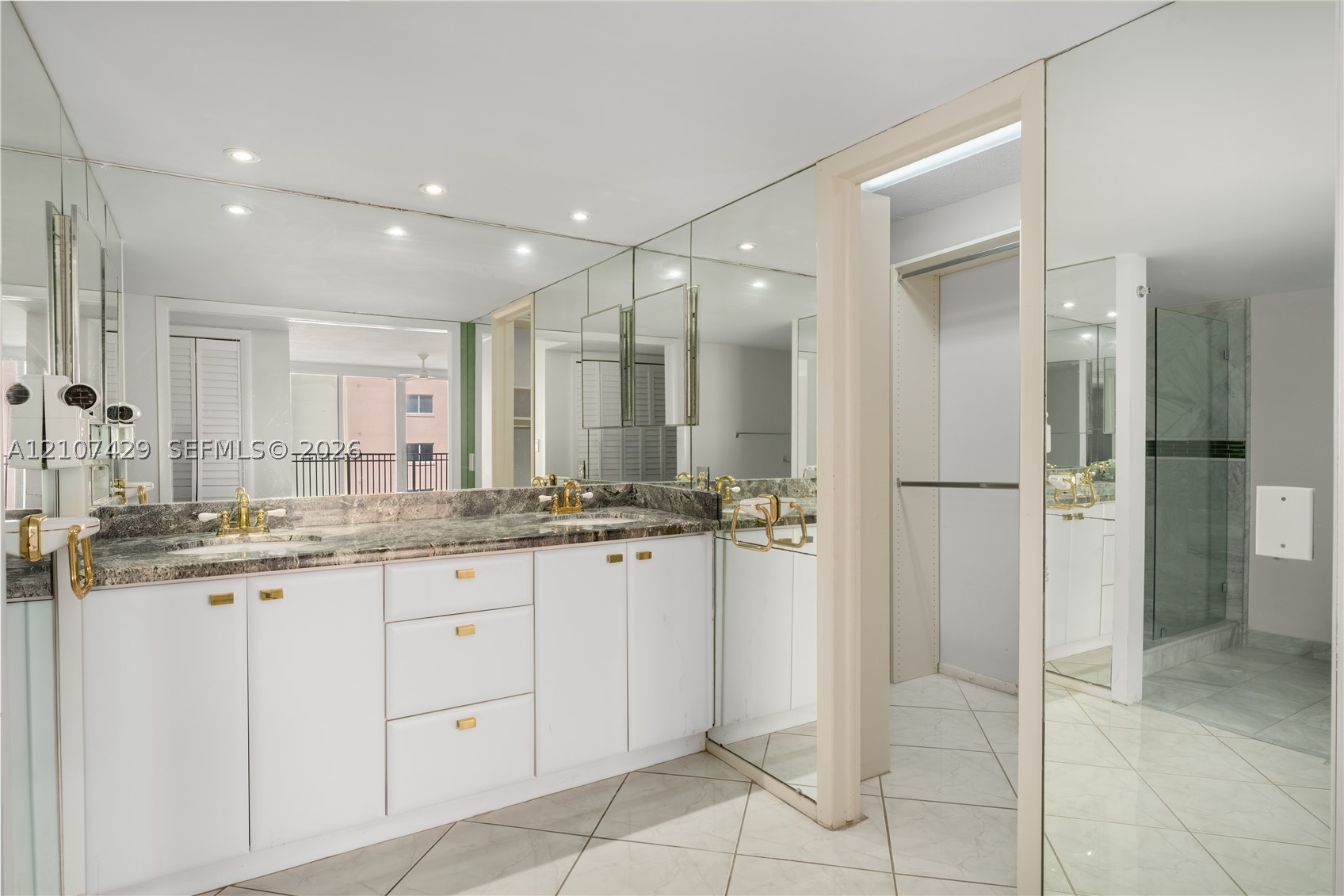 881 Ocean Dr #13H, Key Biscayne FL 33149