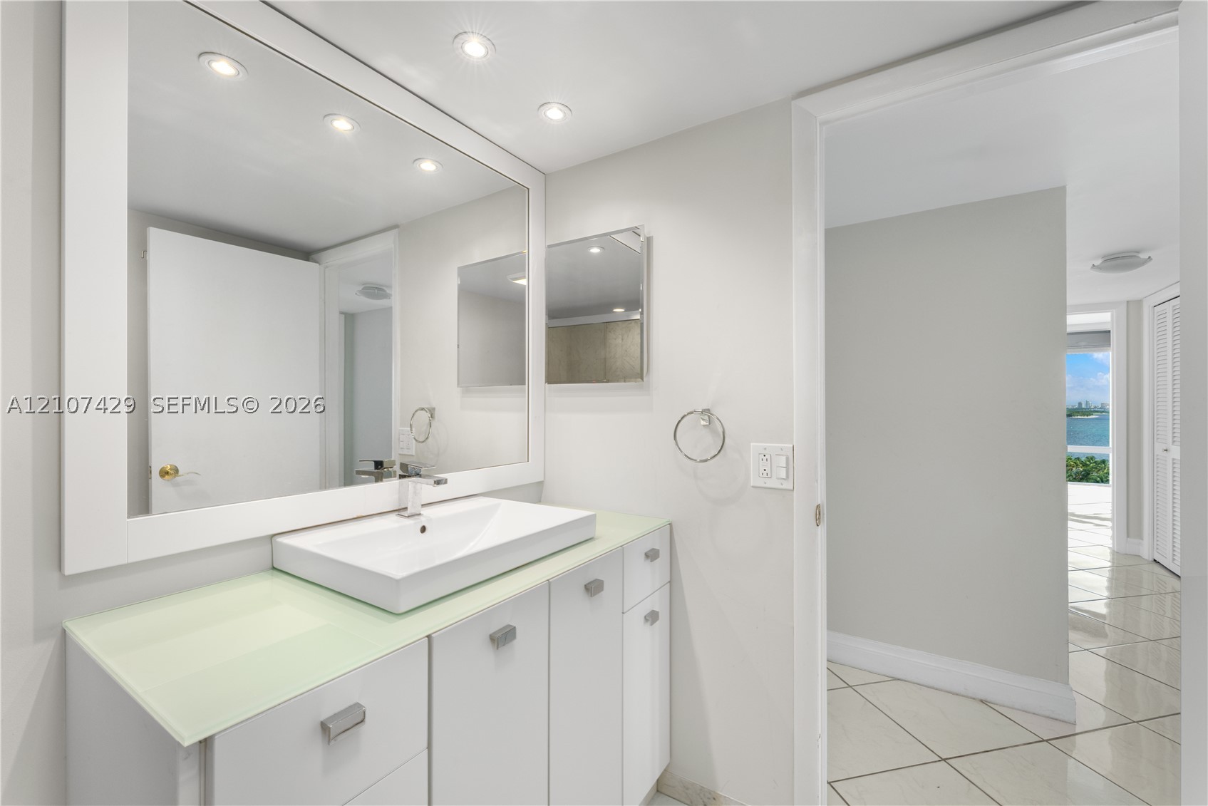 881 Ocean Dr #13H, Key Biscayne FL 33149