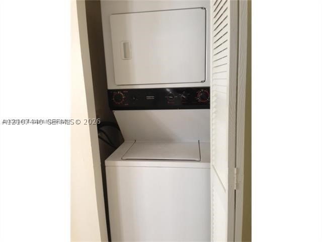 701 BRICKELL KEY BL #2404, Miami FL 33131