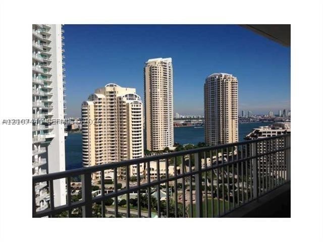 701 BRICKELL KEY BL #2404, Miami FL 33131
