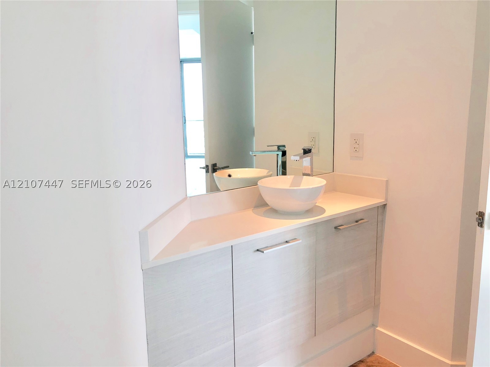 650 NE 32 #2008, Miami FL 33137