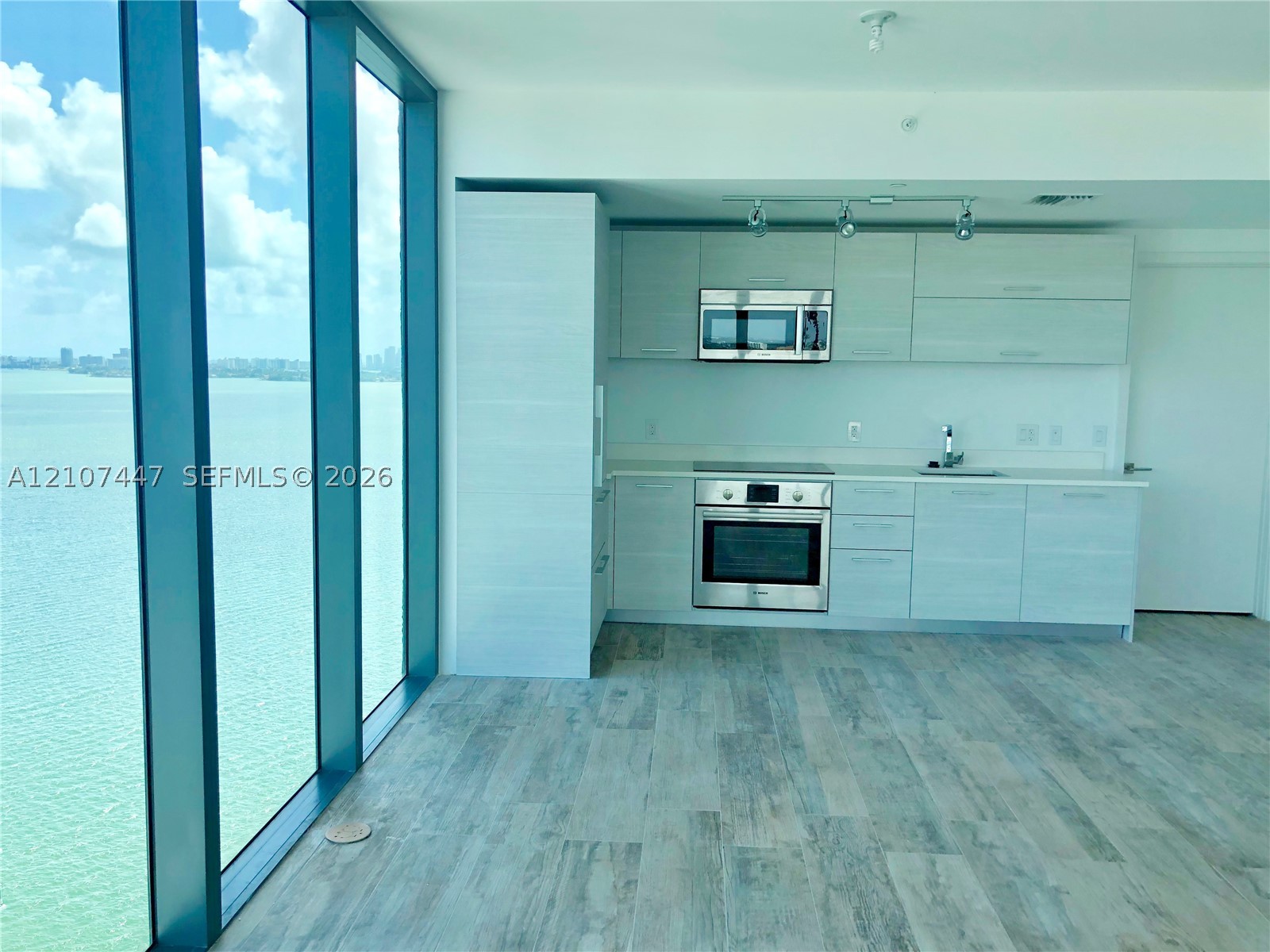 650 NE 32 #2008, Miami FL 33137