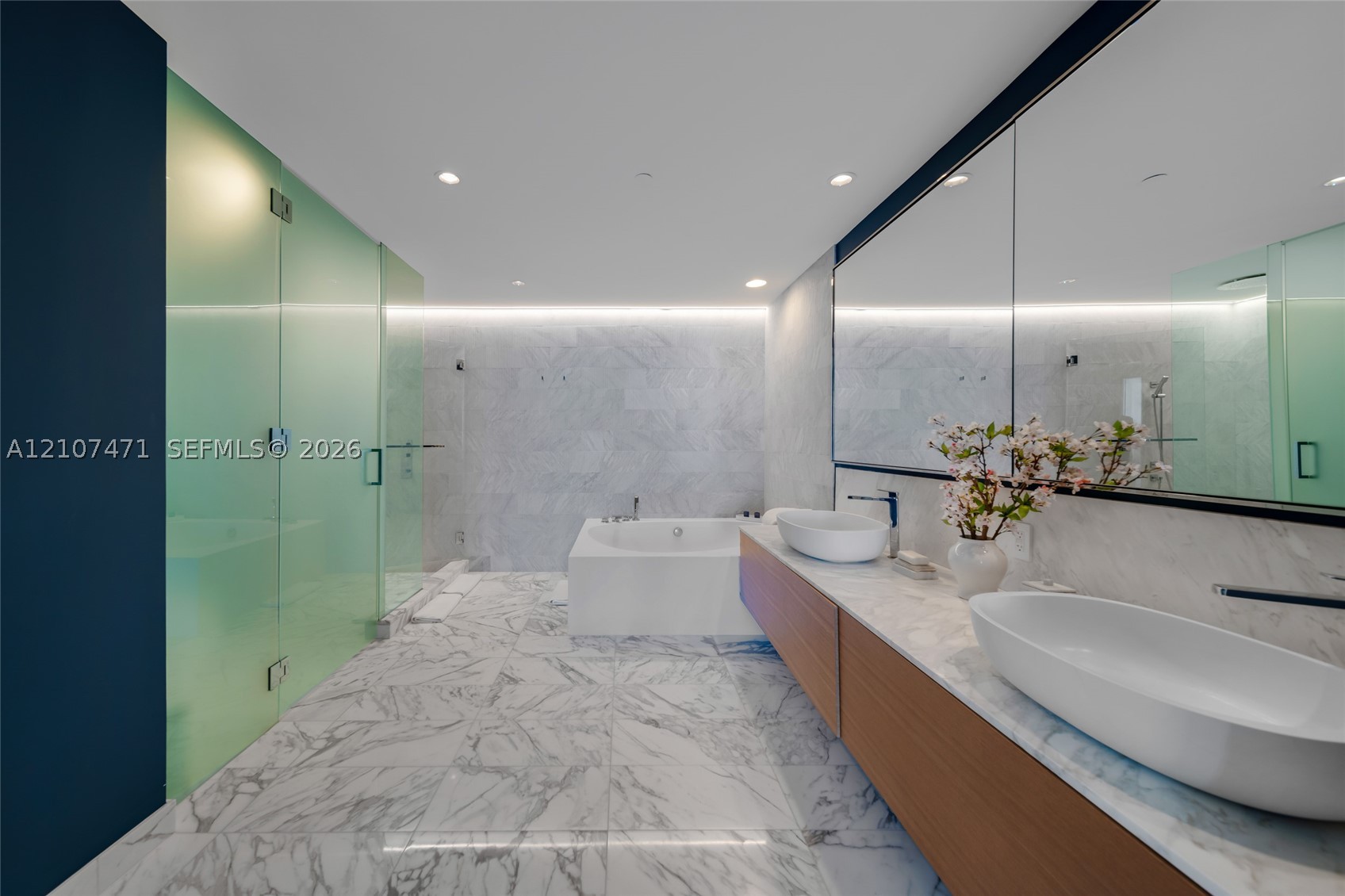 10201 Collins Ave #2506, Bal Harbour FL 33154