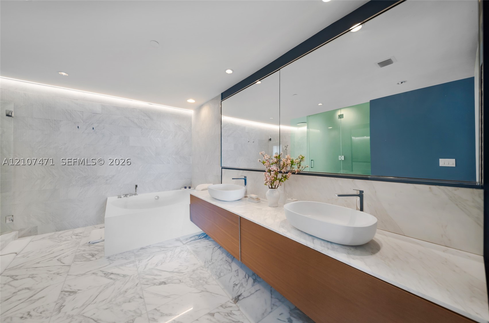 10201 Collins Ave #2506, Bal Harbour FL 33154