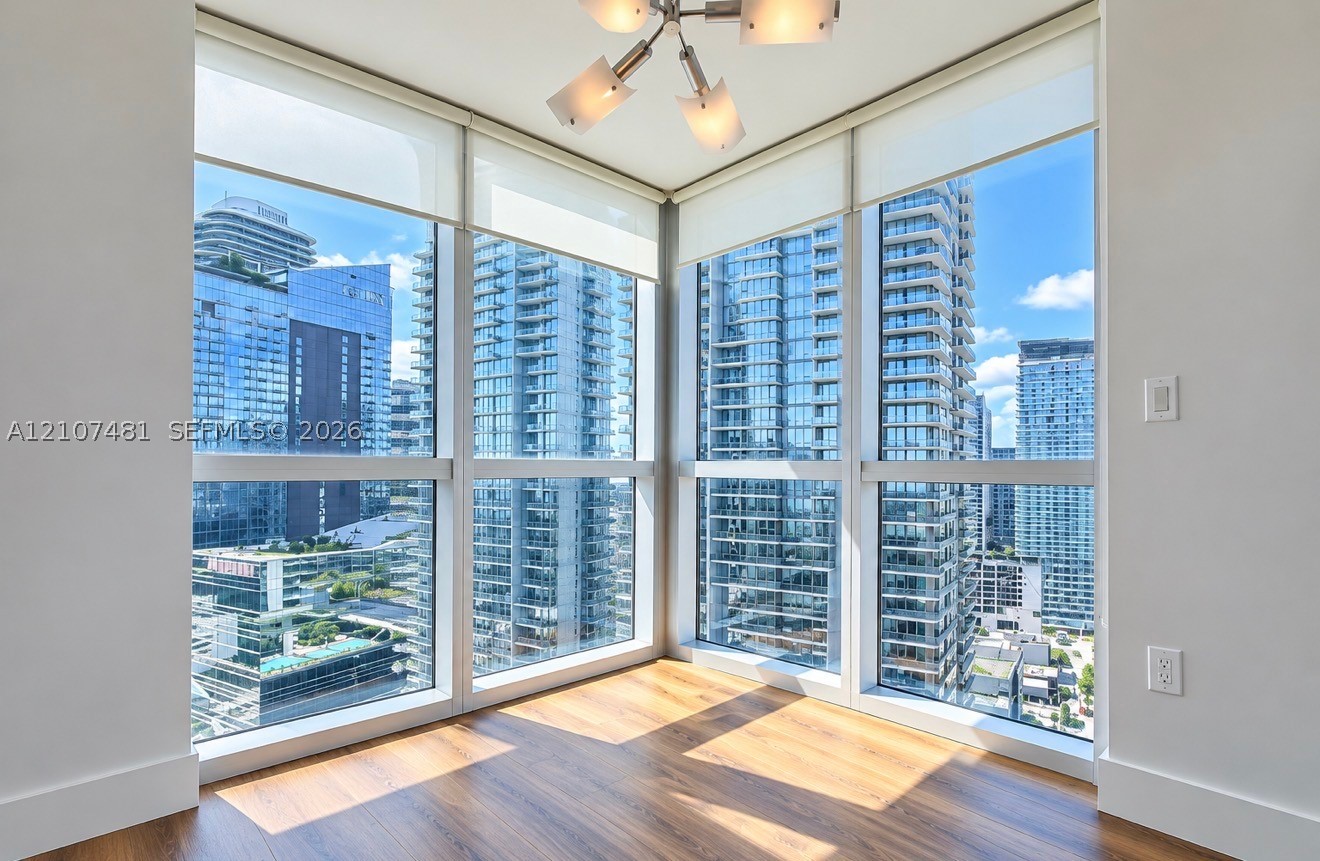 55 SE 6th St #2802, Miami FL 33131