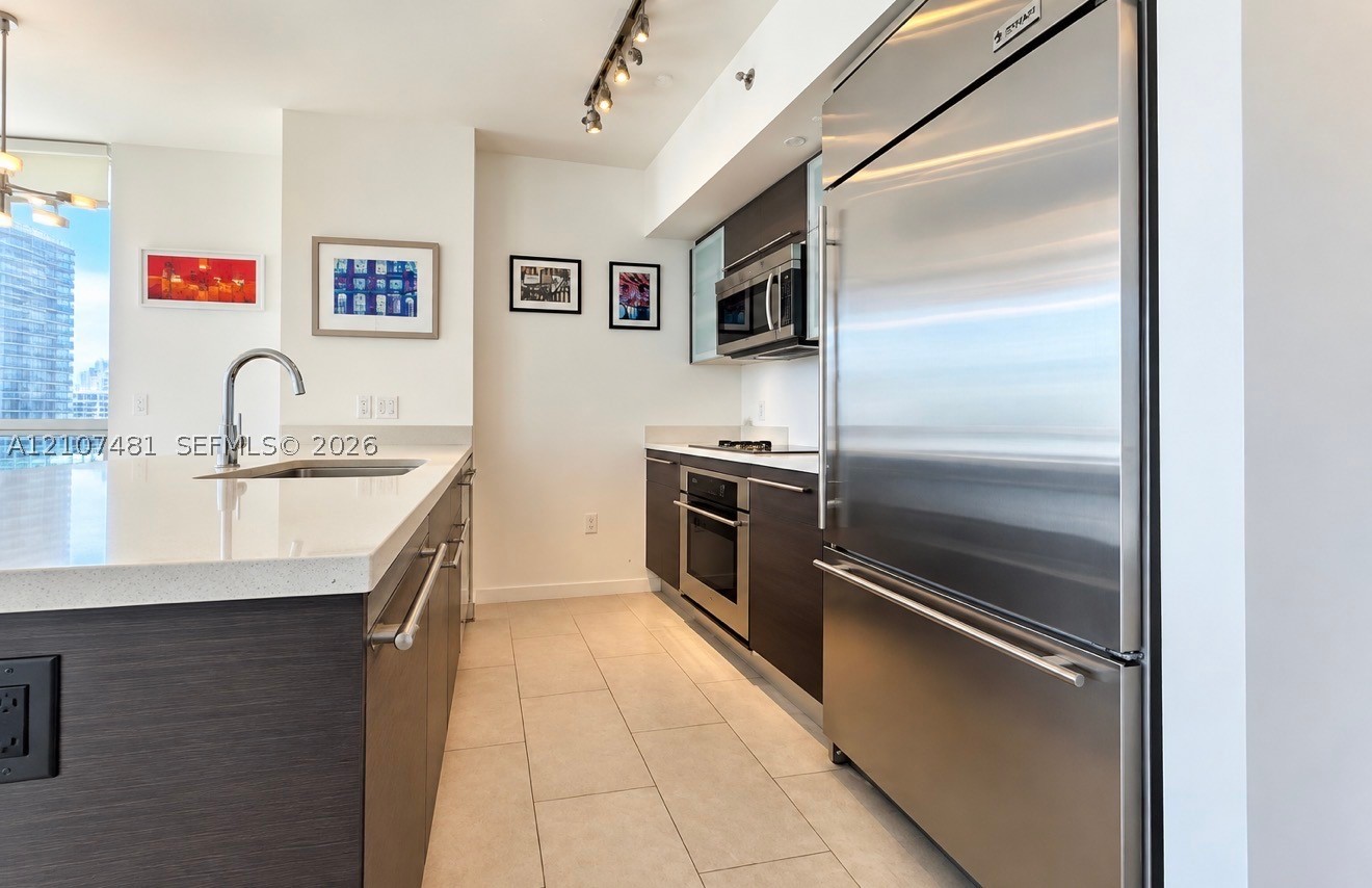55 SE 6th St #2802, Miami FL 33131