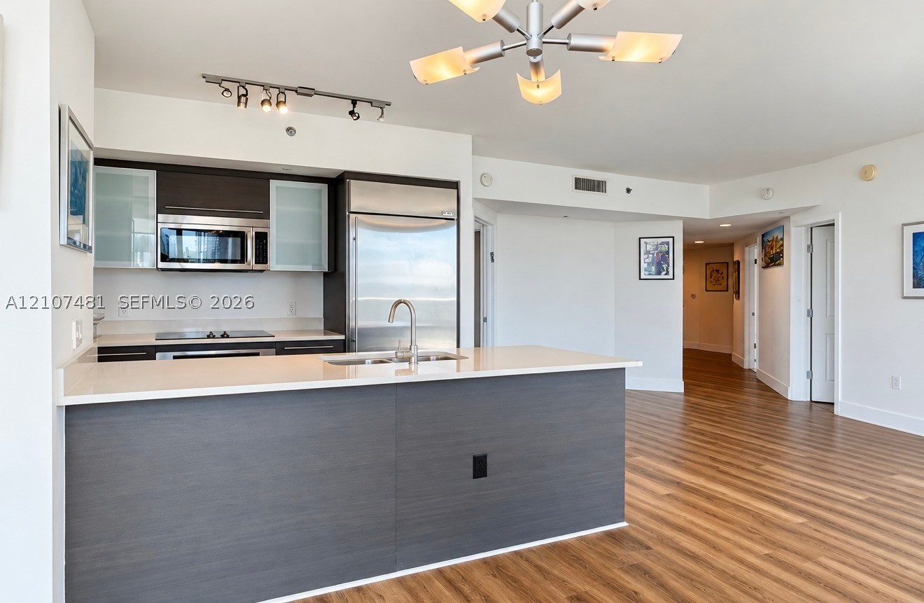 55 SE 6th St #2802, Miami FL 33131