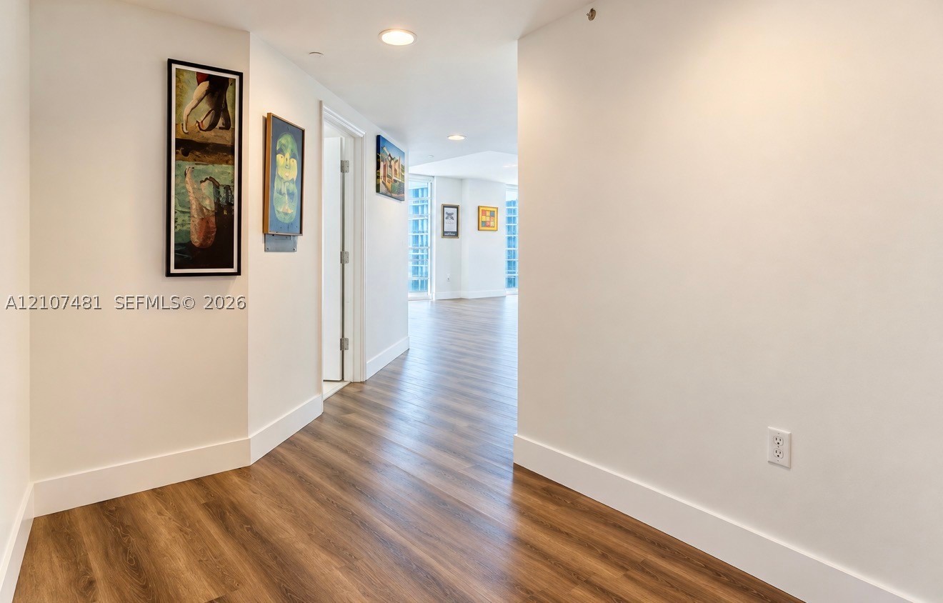 55 SE 6th St #2802, Miami FL 33131