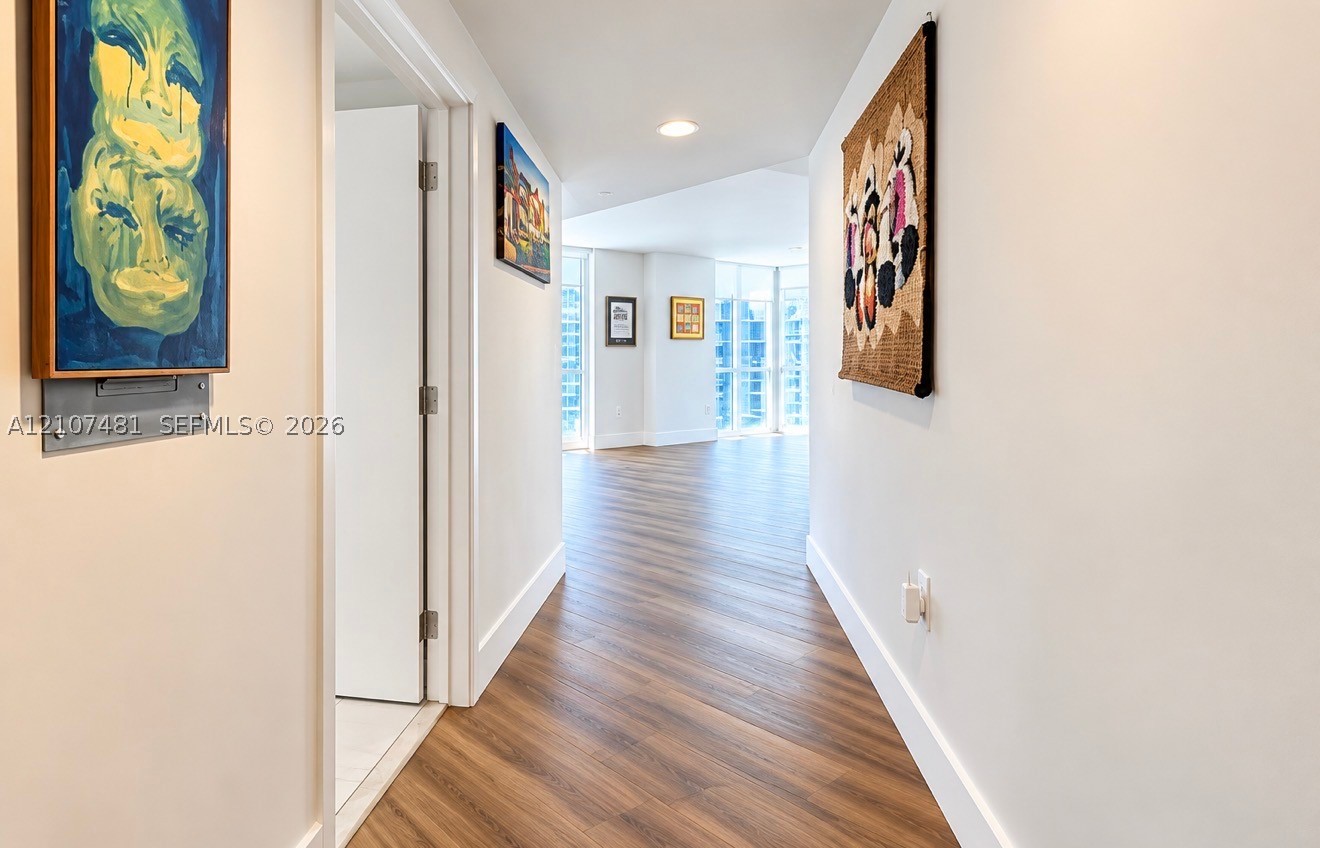 55 SE 6th St #2802, Miami FL 33131
