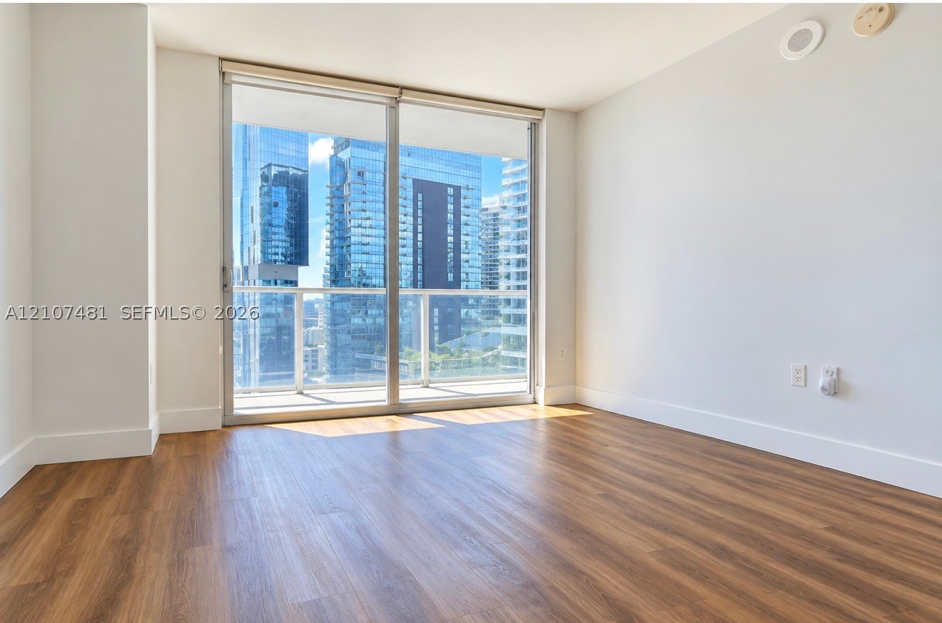 55 SE 6th St #2802, Miami FL 33131
