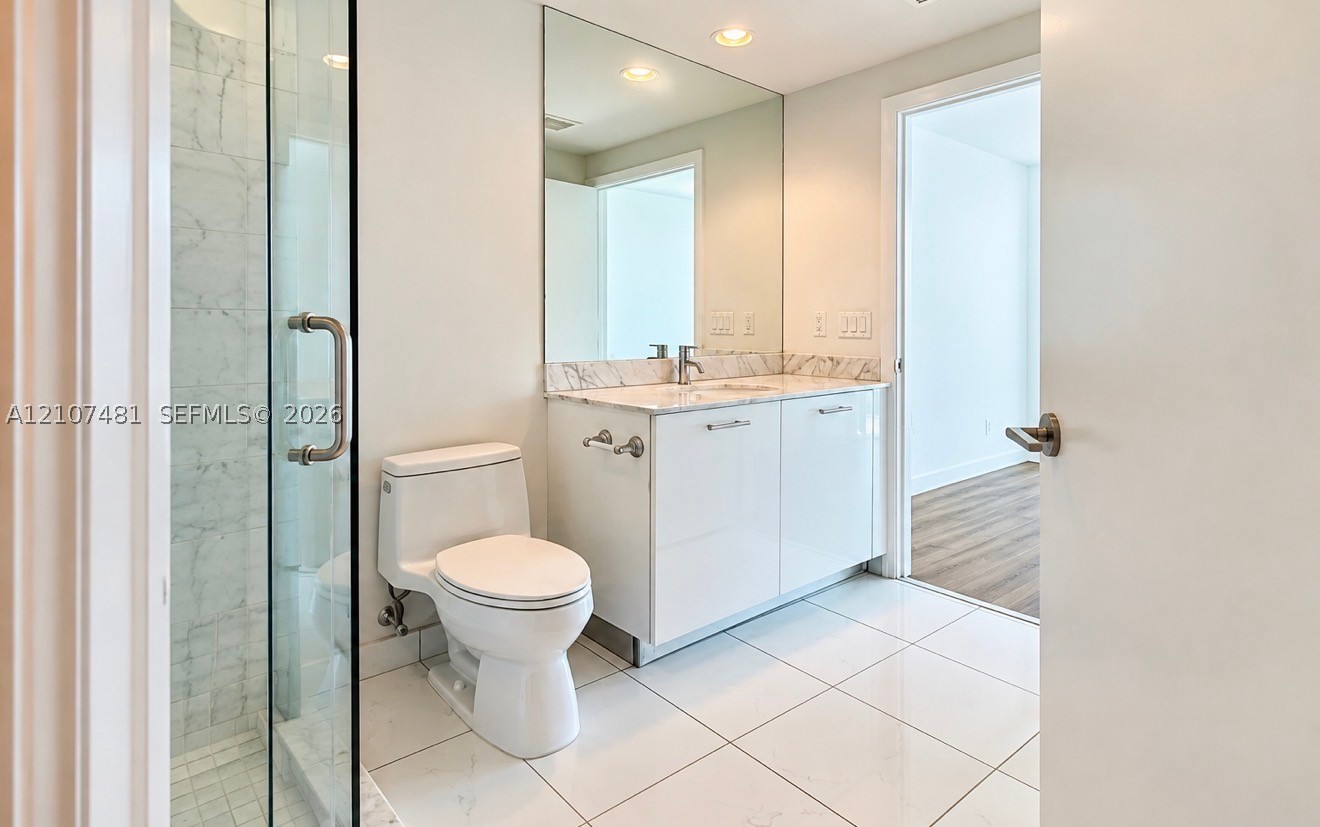 55 SE 6th St #2802, Miami FL 33131