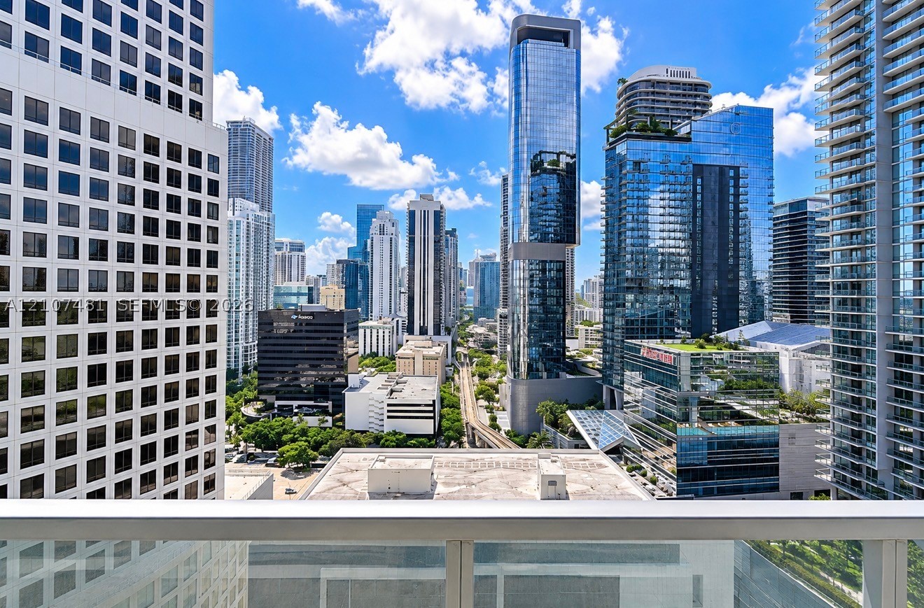 55 SE 6th St #2802, Miami FL 33131