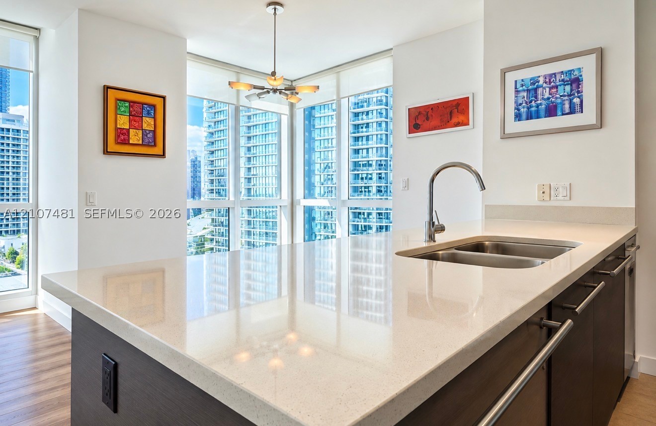 55 SE 6th St #2802, Miami FL 33131