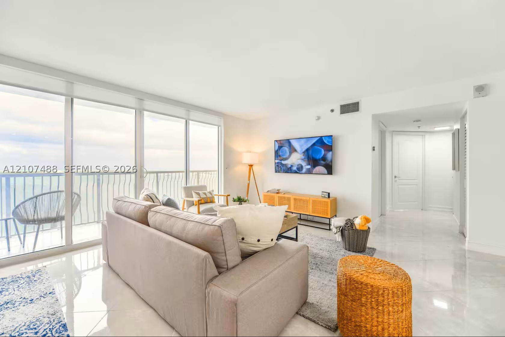1200 Brickell Bay Dr #2901, Miami FL 33131