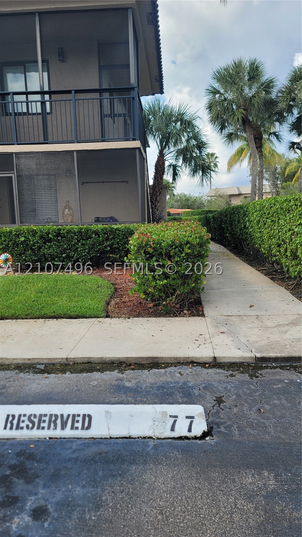 330 Racquet Club Rd #204, Weston FL 33326